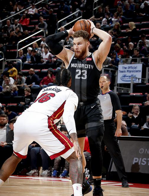 九游体育官网-尼斯训练开放日，冲刺阶段伤情更新引欢呼，NBA季后赛在即，团队化学反应显著的简单介绍